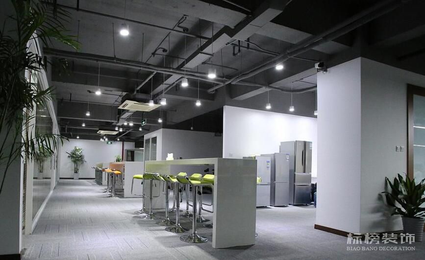 深圳龙华办公室装修如何打造得人心的办公区域？